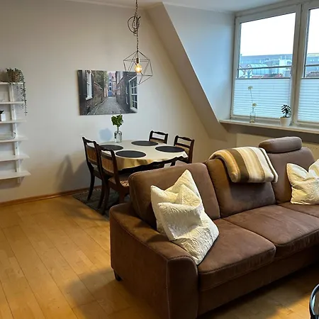 Grosszuegige, Zentrale Ferienwohnung In Leer Exterior photo