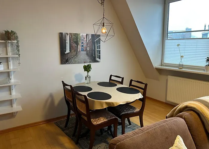 Grosszuegige, Zentrale Ferienwohnung In Leer