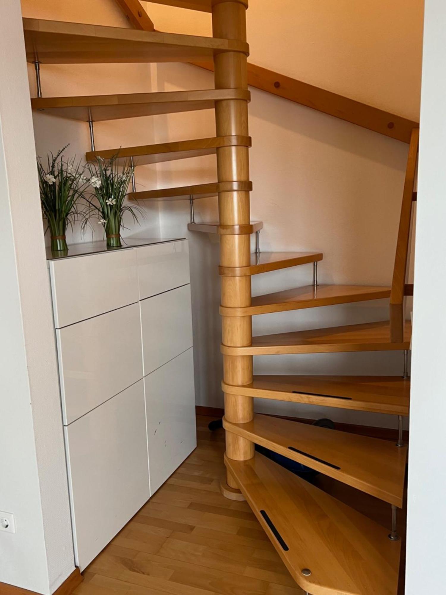 Grosszuegige, Zentrale In *