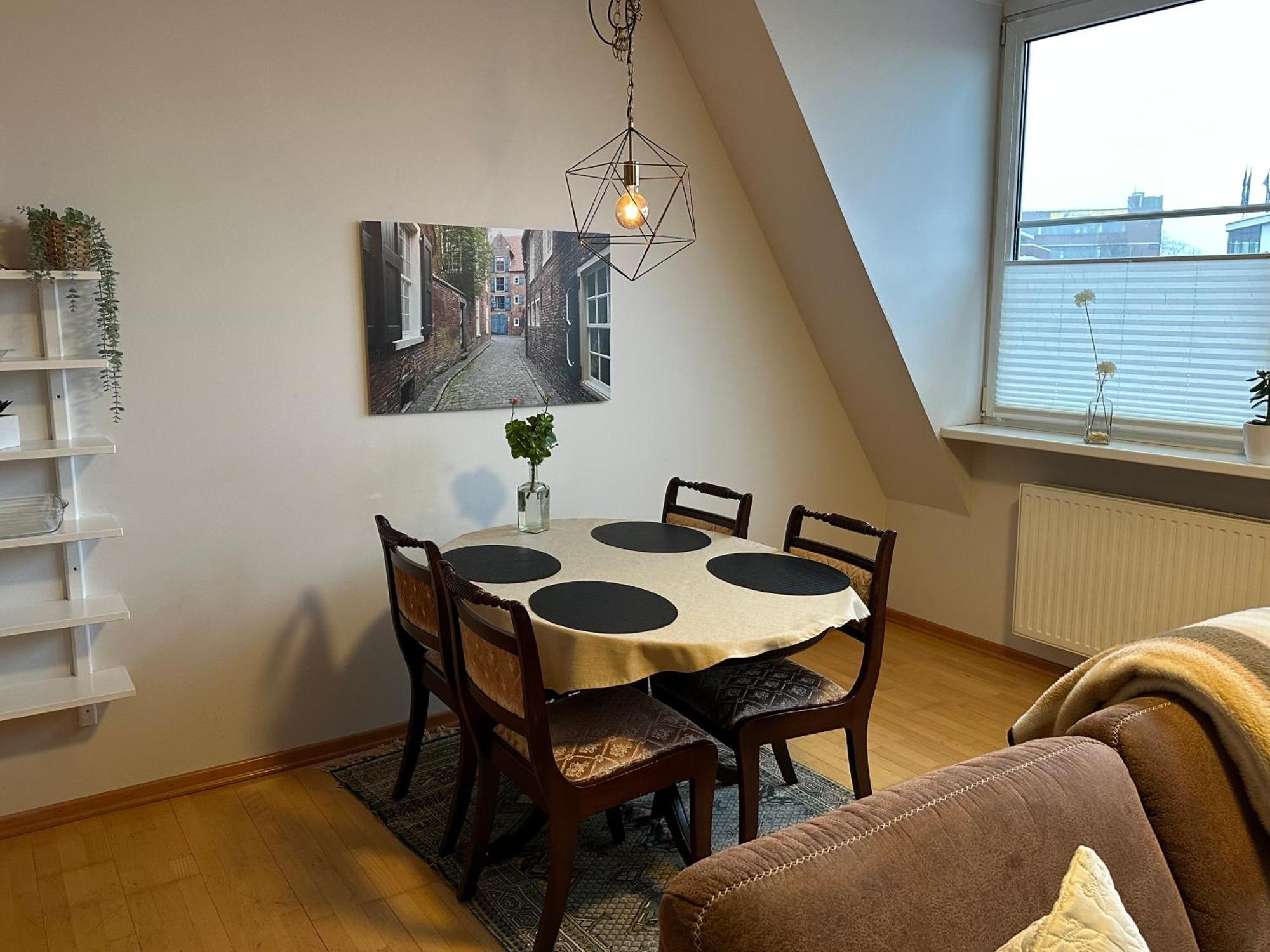 Grosszuegige, Zentrale In Leer